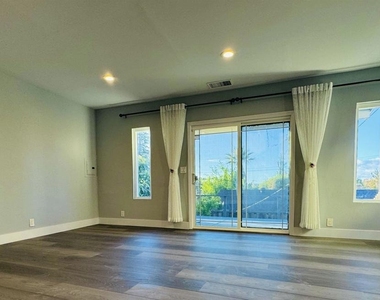 419 Pomona Ave - Photo Thumbnail 9