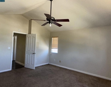 4109 Richard Way - Photo Thumbnail 10