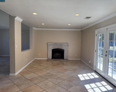 4109 Richard Way - Photo Thumbnail 5