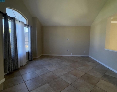 4109 Richard Way - Photo Thumbnail 2