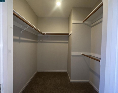 4109 Richard Way - Photo Thumbnail 12