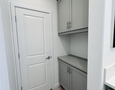 2590 2490 Garden Farms Ave. - Photo Thumbnail 7