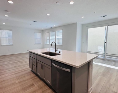 2590 2490 Garden Farms Ave. - Photo Thumbnail 3