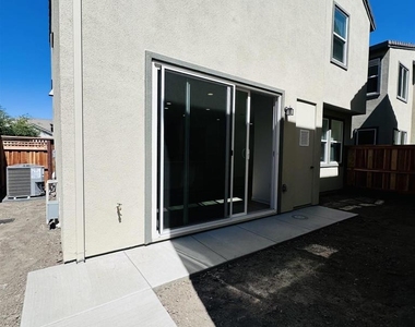 2590 2490 Garden Farms Ave. - Photo Thumbnail 1