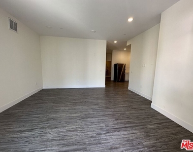 11115 Mccormick Street - Photo Thumbnail 2