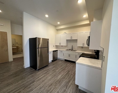 11115 Mccormick Street - Photo Thumbnail 3