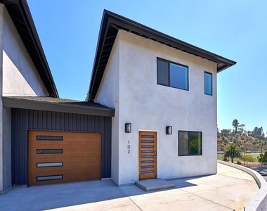 102 Marion Boulevard - Photo Thumbnail 23