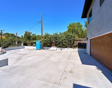 102 Marion Boulevard - Photo Thumbnail 22