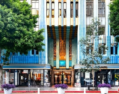 849 S Broadway - Photo Thumbnail 27
