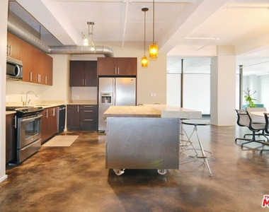 849 S Broadway - Photo Thumbnail 15