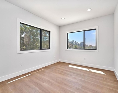 102 Marion Boulevard - Photo Thumbnail 31