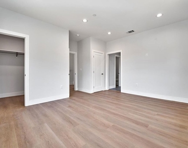 102 Marion Boulevard - Photo Thumbnail 26