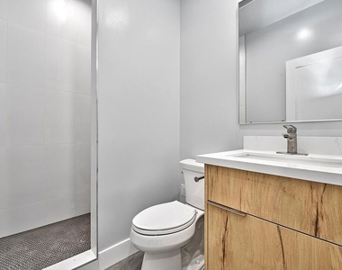 102 Marion Boulevard - Photo Thumbnail 46