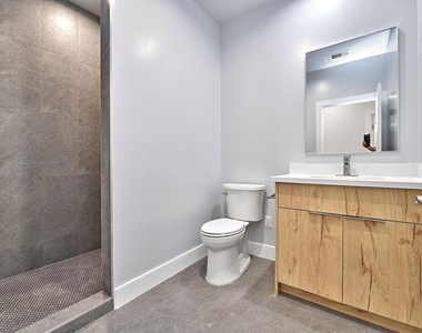 102 Marion Boulevard - Photo Thumbnail 38