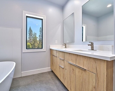 102 Marion Boulevard - Photo Thumbnail 33