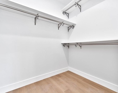 102 Marion Boulevard - Photo Thumbnail 28