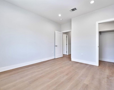 102 Marion Boulevard - Photo Thumbnail 41