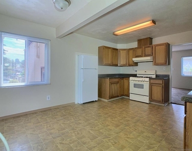 6190 Dixie Dr - Photo Thumbnail 3
