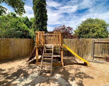 6190 Dixie Dr - Photo Thumbnail 15