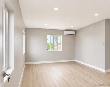 3858 41st Street - Photo Thumbnail 2