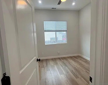 1226 Fern Ave - Photo Thumbnail 15