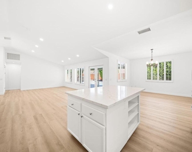 37762 Drexell Drive - Photo Thumbnail 14