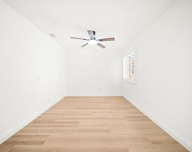 37762 Drexell Drive - Photo Thumbnail 20