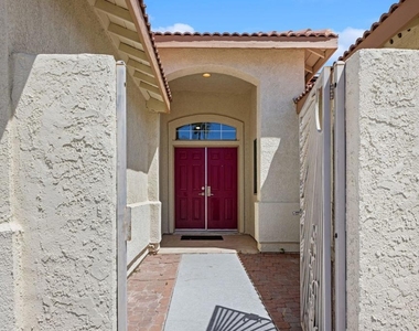 37762 Drexell Drive - Photo Thumbnail 4