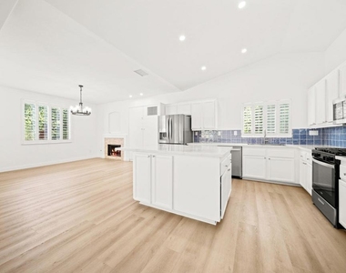 37762 Drexell Drive - Photo Thumbnail 9