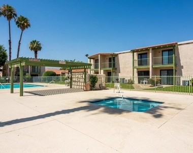 45 Lakeview Circle - Photo Thumbnail 8