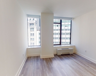 10 Hanover Square - Photo Thumbnail 4