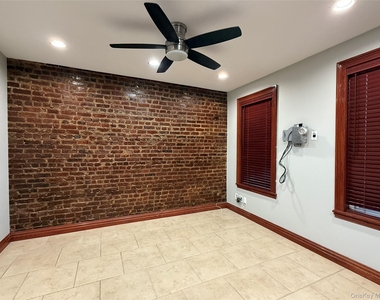 6194 Grove St - Photo Thumbnail 1