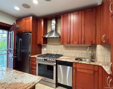 6194 Grove St - Photo Thumbnail 2