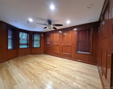 6194 Grove St - Photo Thumbnail 7