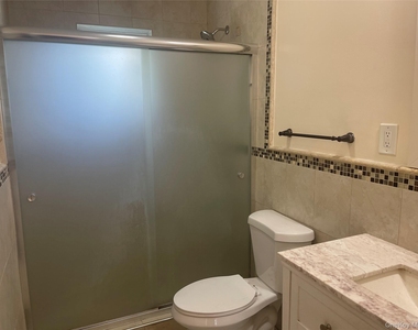 918 10th St - Photo Thumbnail 2