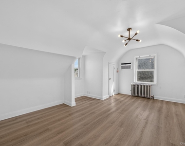 69 Bank Street - Photo Thumbnail 1