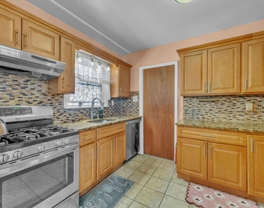 11545 228th Street - Photo Thumbnail 4