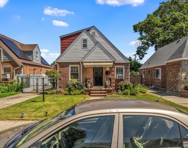 11545 228th Street - Photo Thumbnail 2
