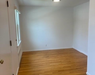 15724 20th Avenue - Photo Thumbnail 3