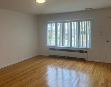 15724 20th Avenue - Photo Thumbnail 2