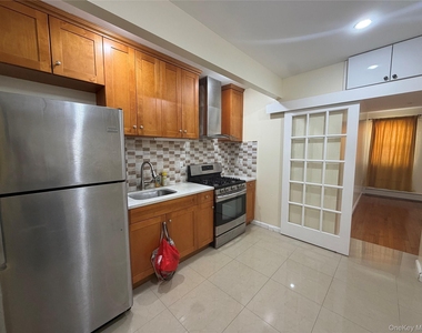 7159 160th Street - Photo Thumbnail 2