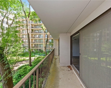 150 Overlook Avenue - Photo Thumbnail 13