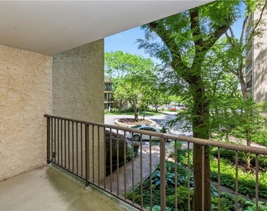 150 Overlook Avenue - Photo Thumbnail 11