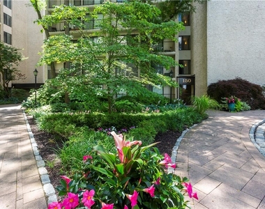 150 Overlook Avenue - Photo Thumbnail 2