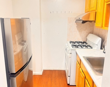 34-20 Parsons Boulevard - Photo Thumbnail 3