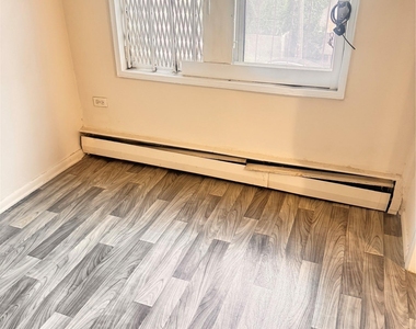 34-20 Parsons Boulevard - Photo Thumbnail 2