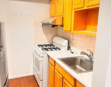 34-20 Parsons Boulevard - Photo Thumbnail 4