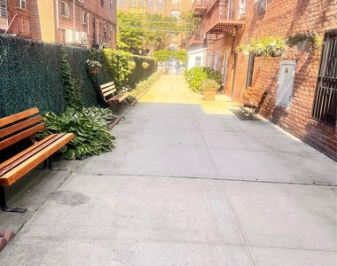 34-20 Parsons Boulevard - Photo Thumbnail 11