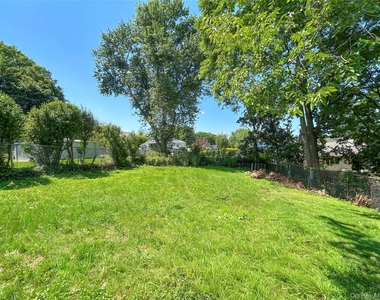 306 Third Road - Photo Thumbnail 12