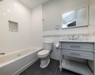 57 Earle Ave - Photo Thumbnail 7